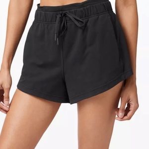 NWOT LULULEMON Inner Glow Short 3”